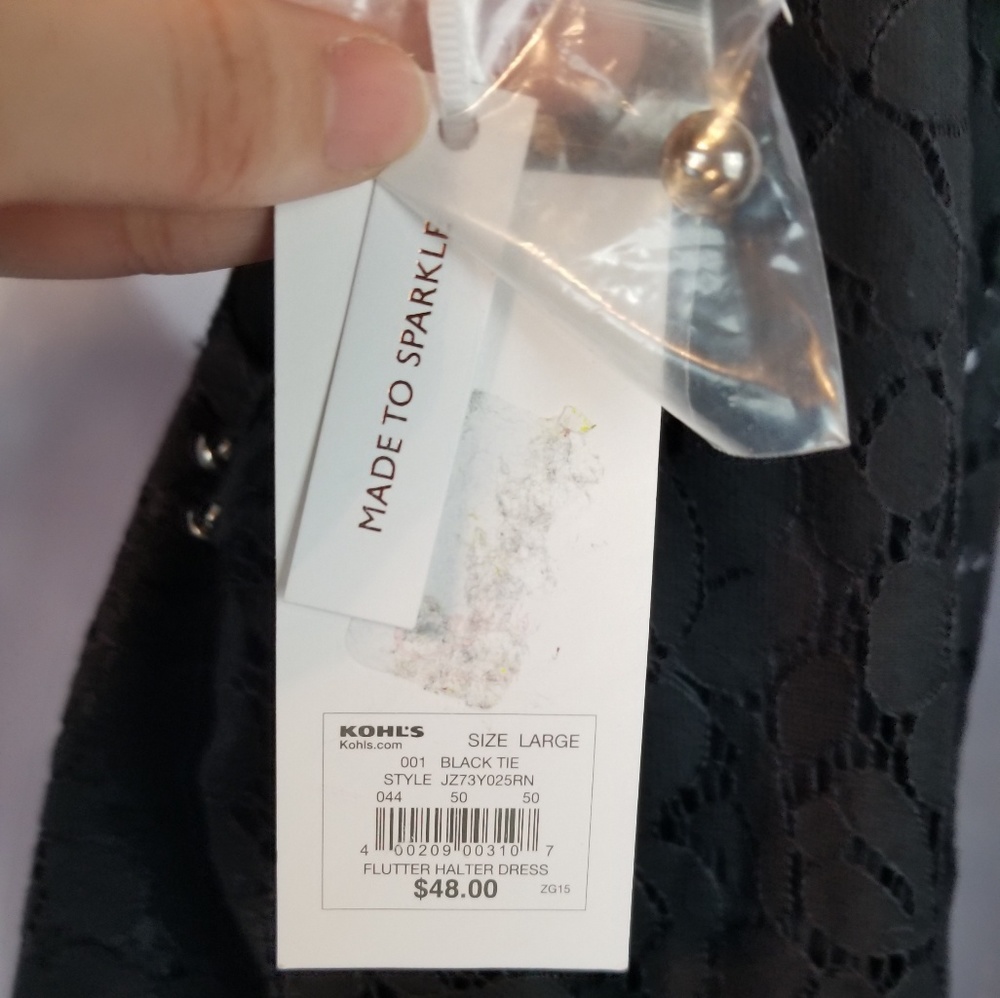 Candie's Cold Shoulder Lace Dress - Picture 8 of 8